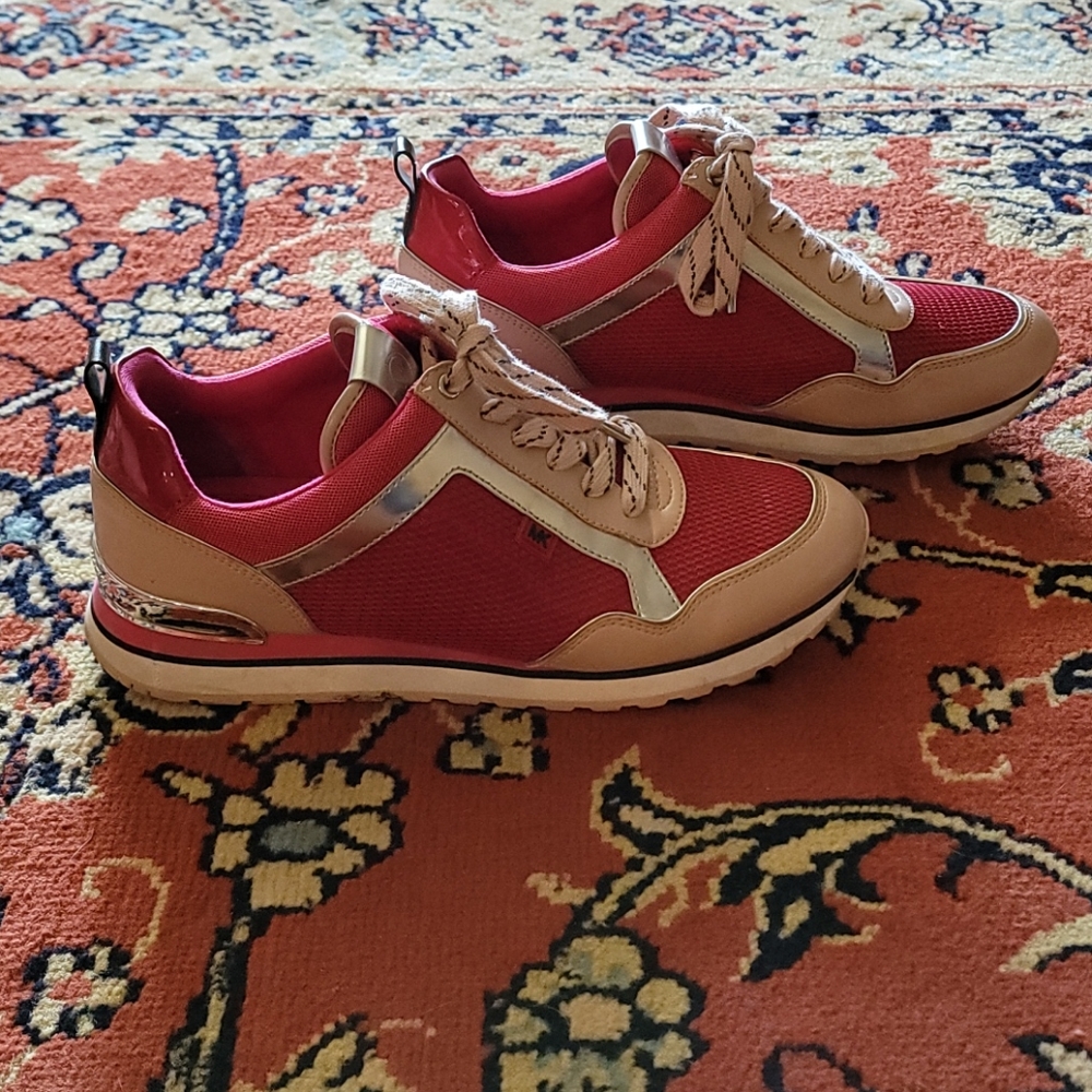 MK gym shoes